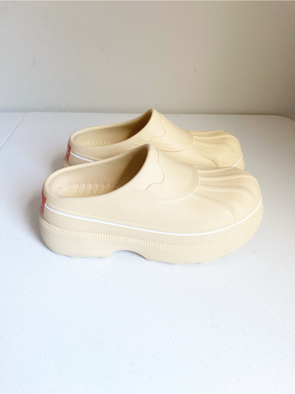 Sorel Caribou Platform Clog in Beige Size 7